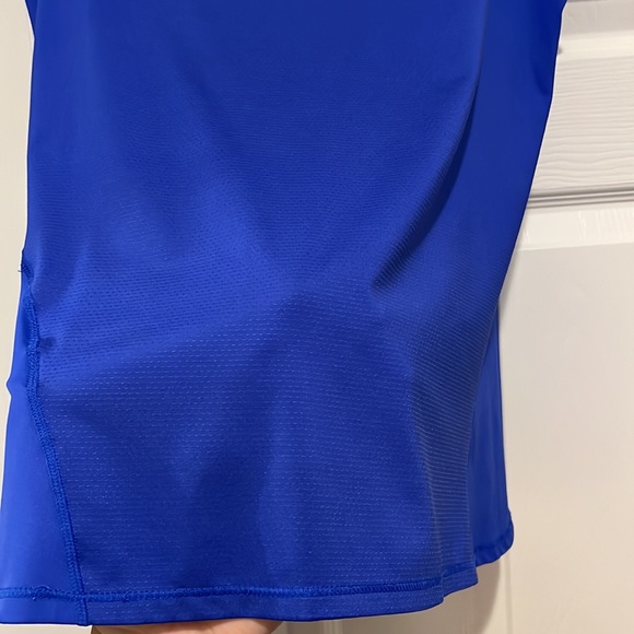 Blue Cutter & Buck Short Sleeve Zip Polo.  Size M. - Picture 6 of 6